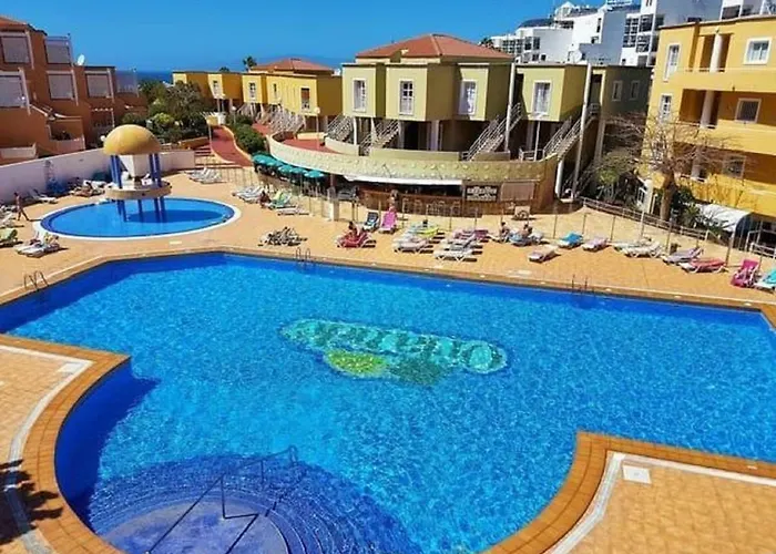 Summer Sun With Wifi And Pool In The Complex